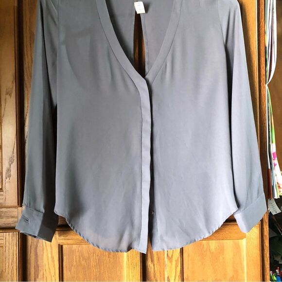 Revolve Krisa Women’s Surplice Back Chiffon Long Sleeve Blouse - M - Picture 4 of 14